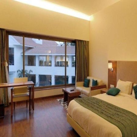 Club Mahindra Kensville Golf Resort Ahmedabad Exterior photo