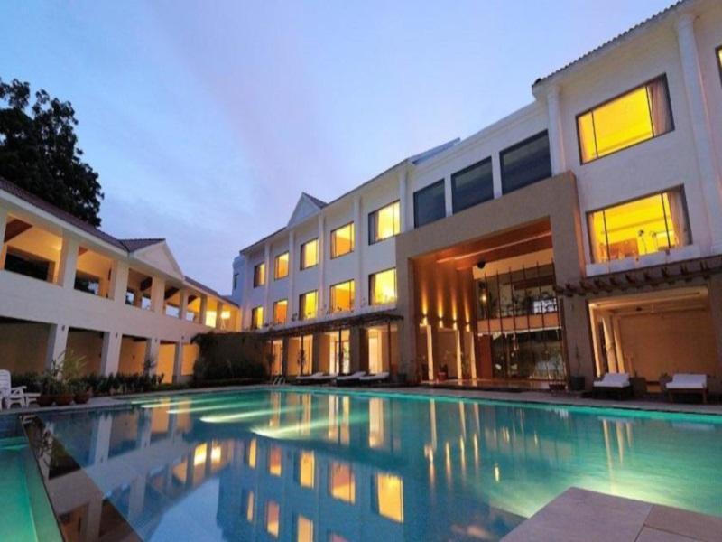 Club Mahindra Kensville Golf Resort Ahmedabad Exterior photo